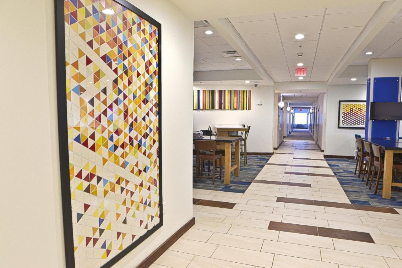 Holiday Inn Express Rochester Hills By Ihg Екстер'єр фото