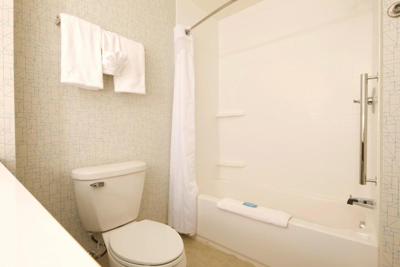 Holiday Inn Express Rochester Hills By Ihg Екстер'єр фото