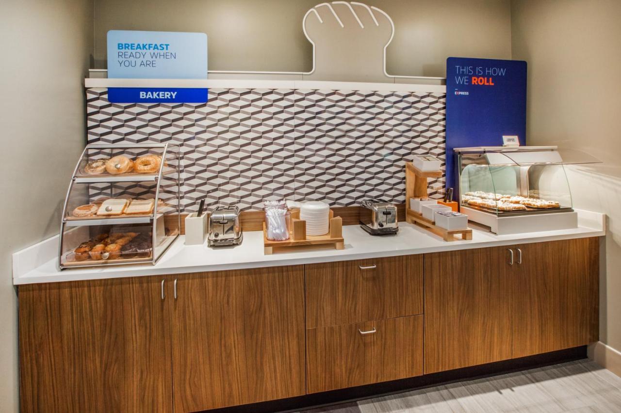 Holiday Inn Express Rochester Hills By Ihg Екстер'єр фото